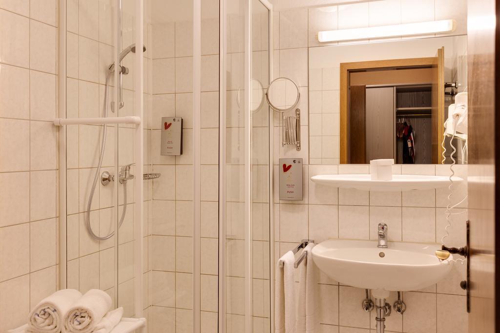 Hotel Die Kleine Blume Erfweiler Luaran gambar
